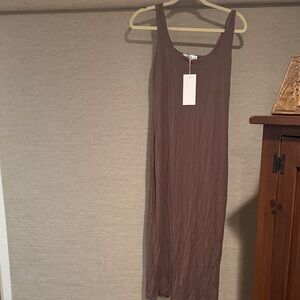 Elegant Brown Sleeveless Dress